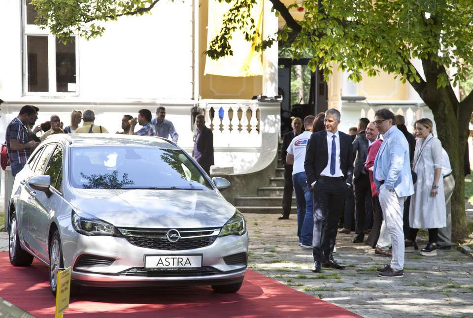 Astra Sports Tourer na srpskom tržištu
